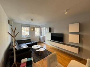 Atrium center apartment
